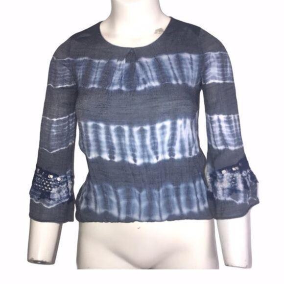 By & By Blouse Womens Size Medium Bell Sleeve Blue Gray Tie Dye Top Boho Style - Picture 1 of 15